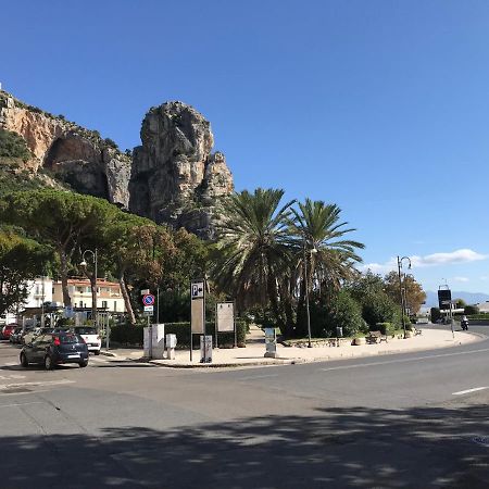 B E B Riviera Di Levante Terracina Bagian luar foto